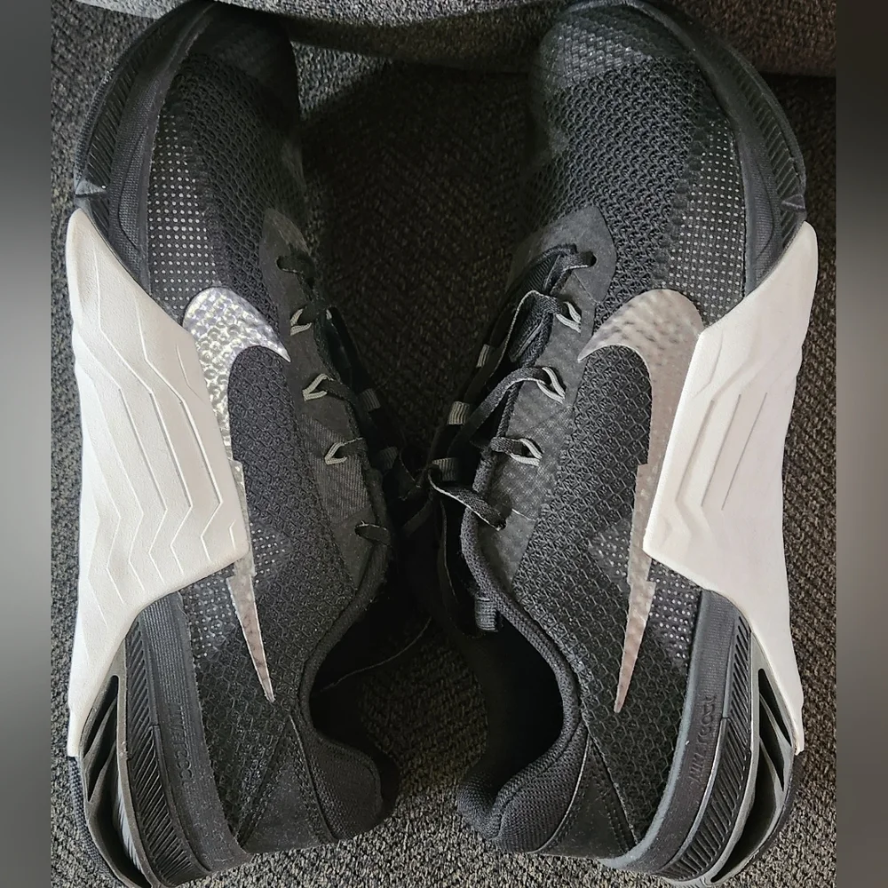 Nike Men’s Athletic Shoes Black with White Accent